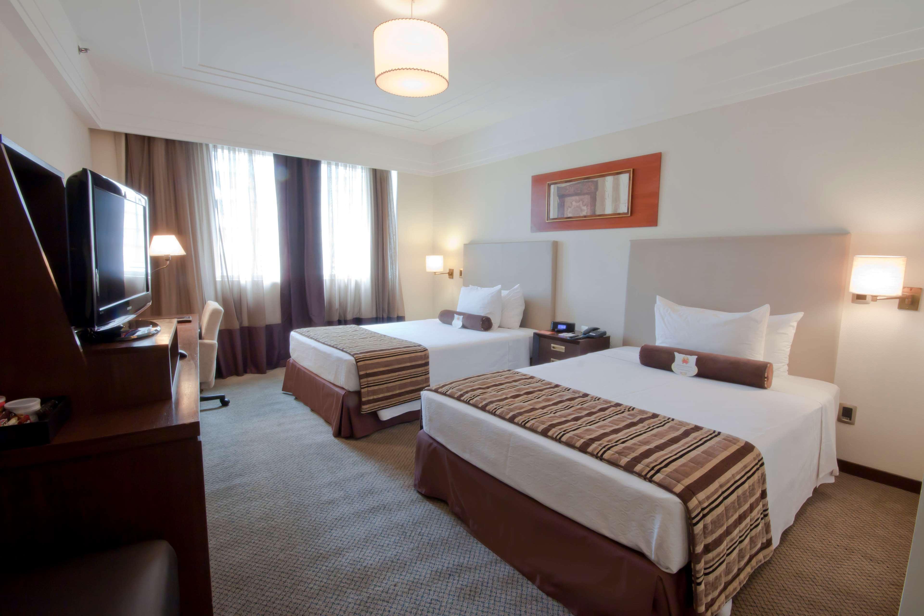 Radisson Alphaville Barueri Rum bild A room at the hotel