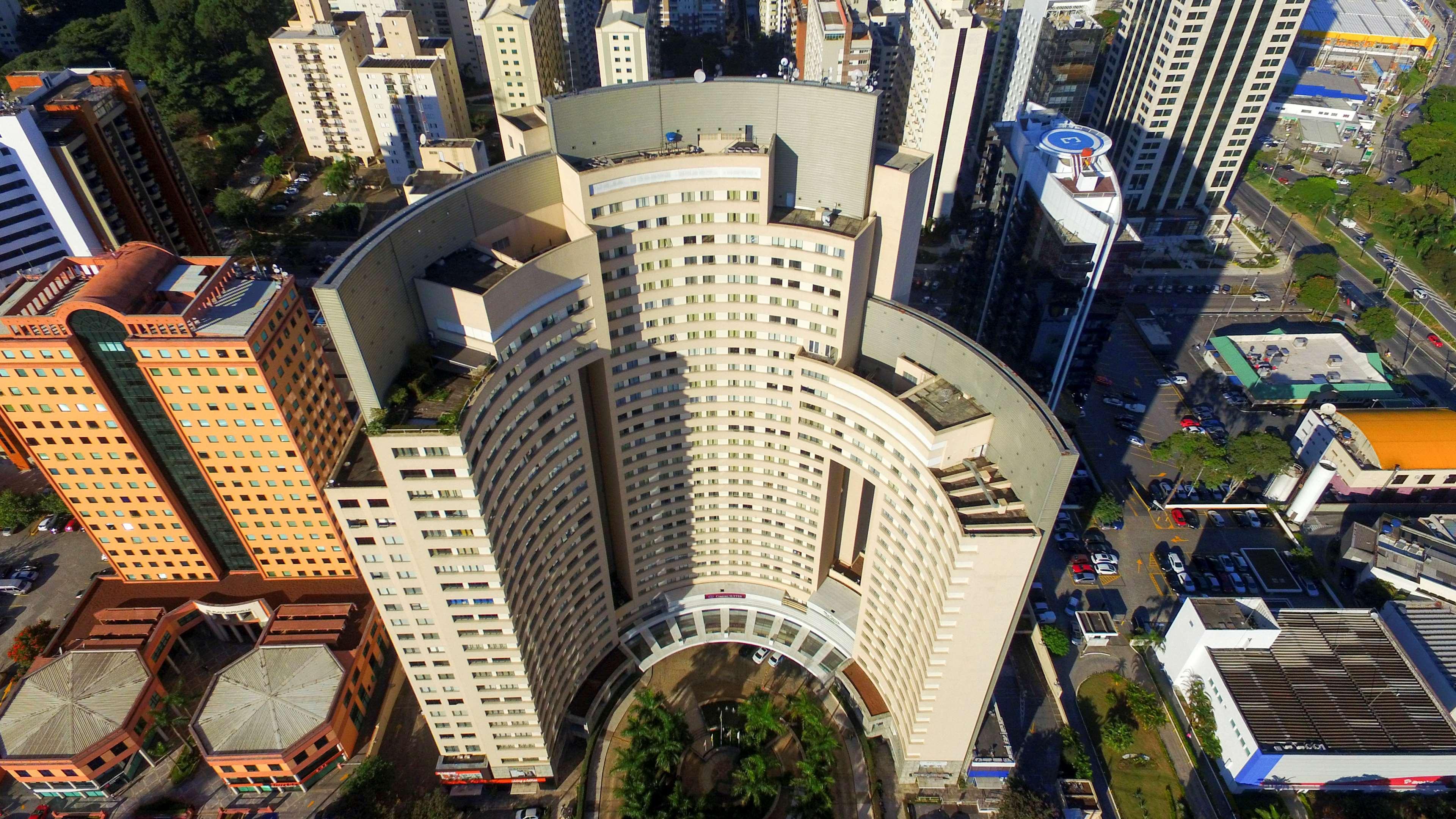 Radisson Alphaville Barueri Exteriör bild Aerial view of the hotel