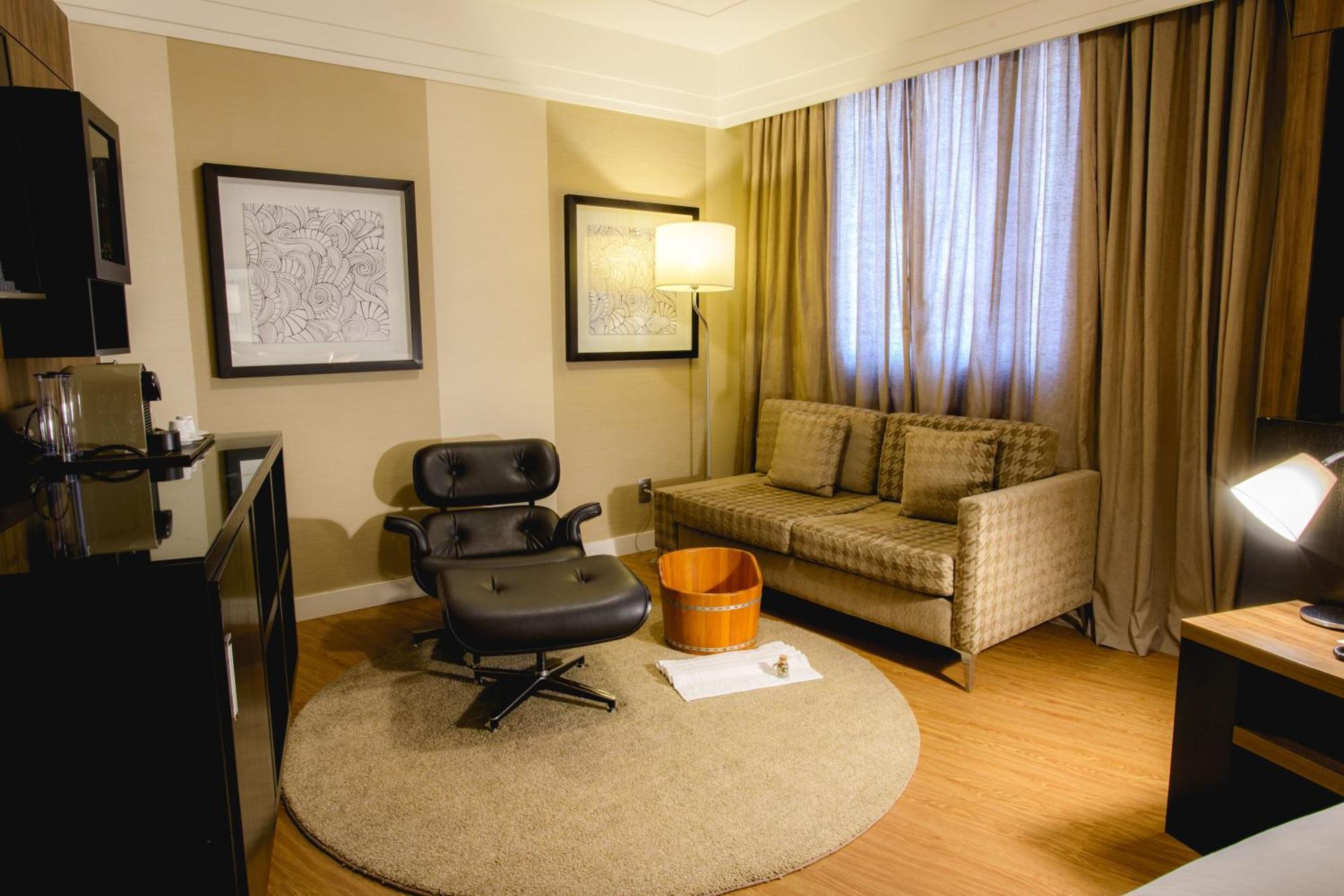 Radisson Alphaville Barueri Exteriör bild A living room in a serviced apartment in London