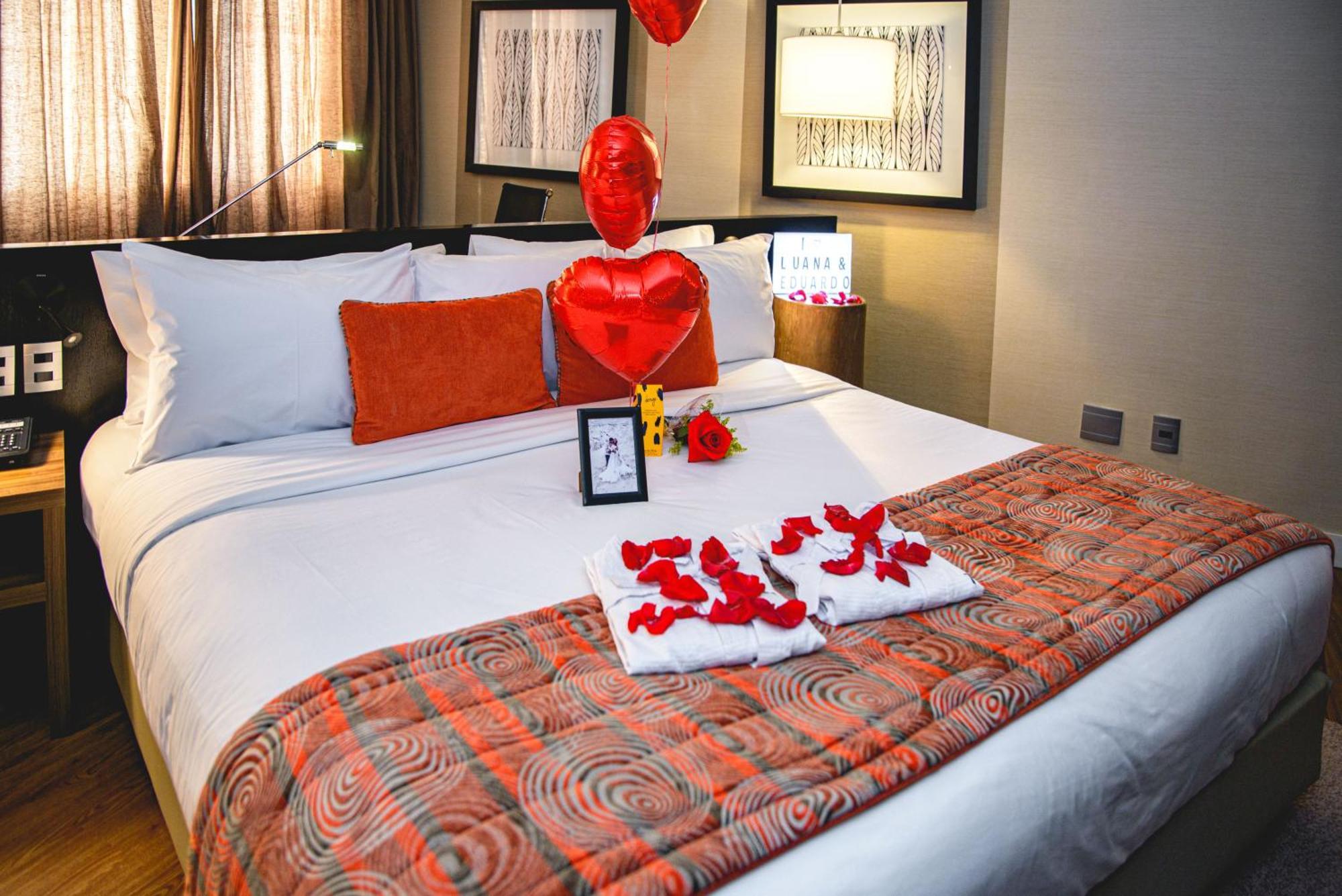 Radisson Alphaville Barueri Exteriör bild A bedroom decorated for Valentine's Day