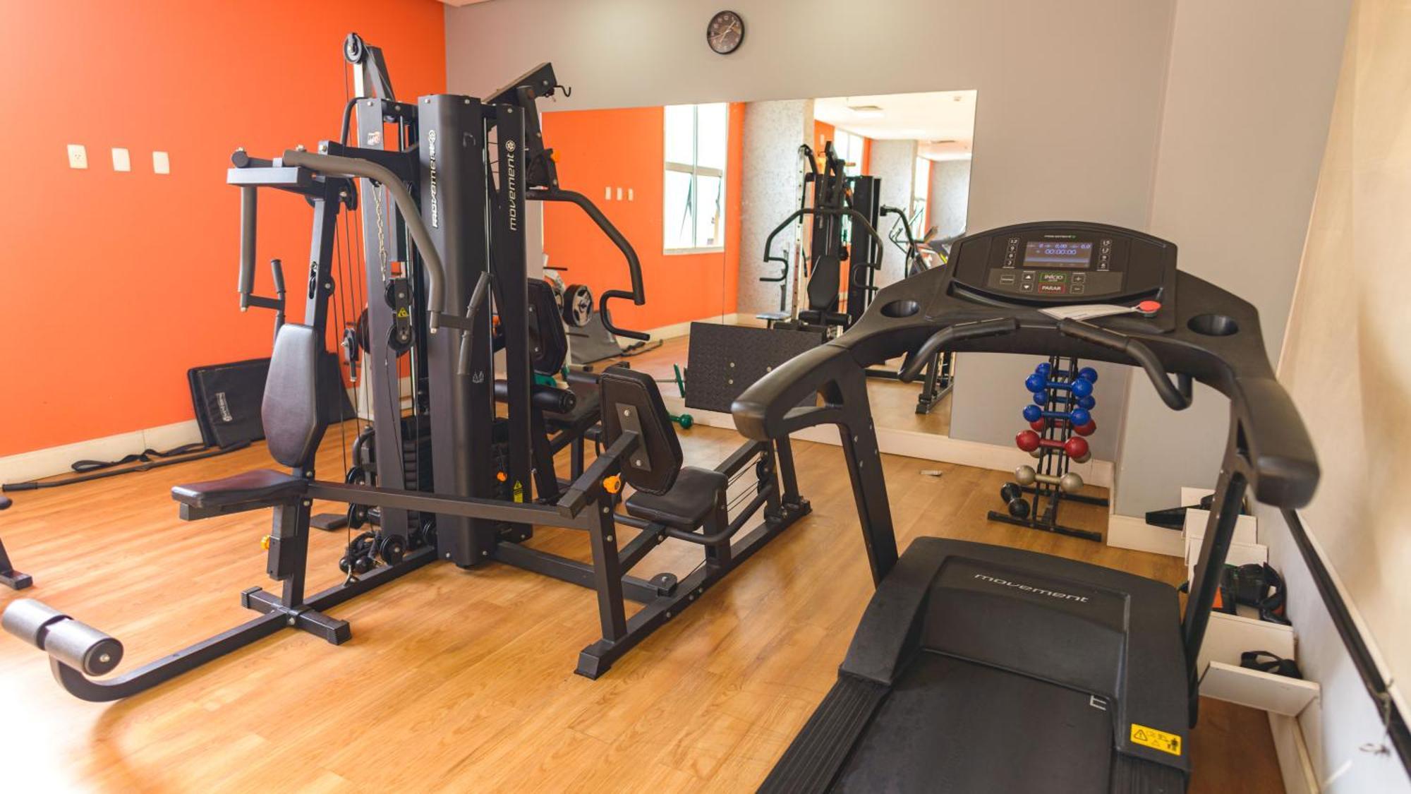 Radisson Alphaville Barueri Exteriör bild A typical gym