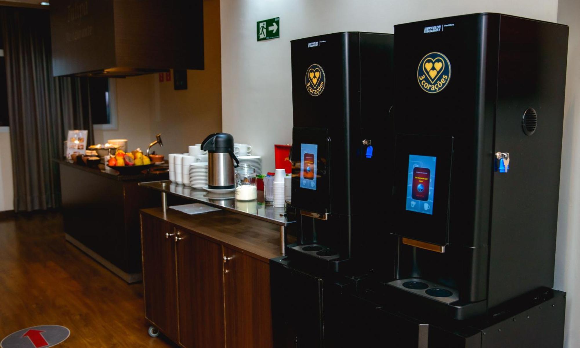 Radisson Alphaville Barueri Exteriör bild A coffee machine