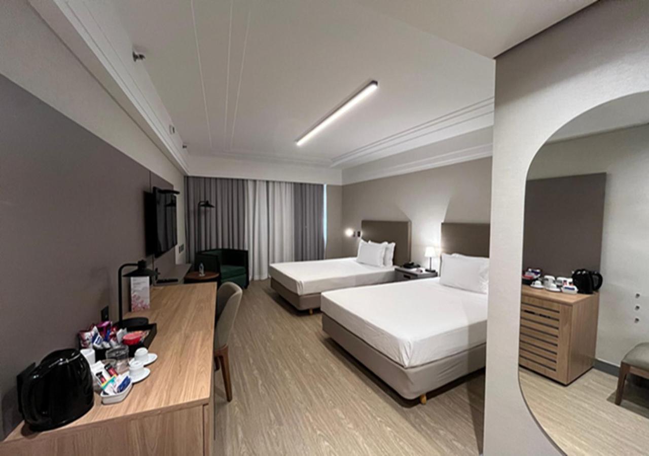 Radisson Alphaville Barueri Exteriör bild A room at the hotel