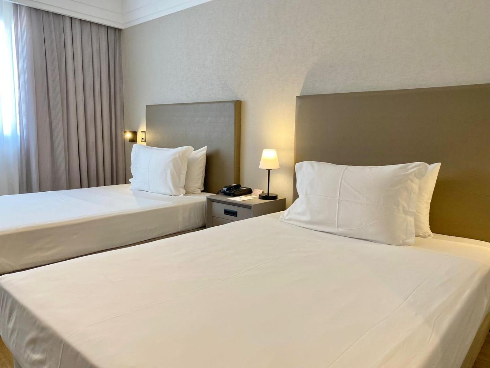 Radisson Alphaville Barueri Exteriör bild Deluxe Room