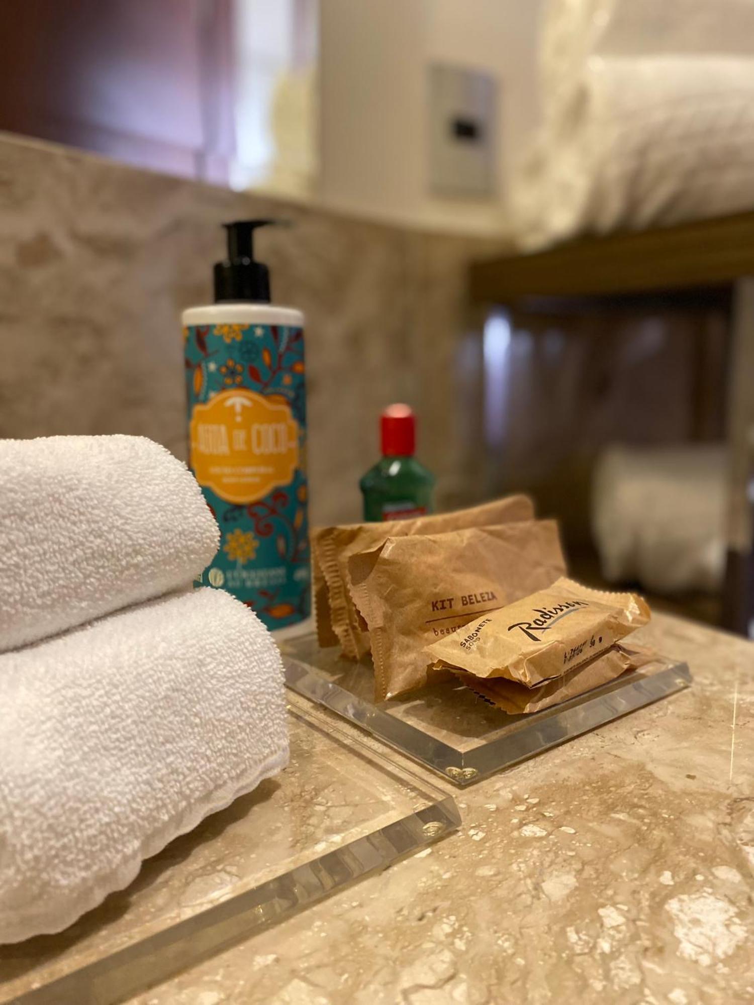 Radisson Alphaville Barueri Exteriör bild Soap and shampoo in a hotel bathroom